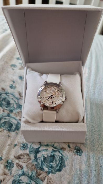 Ceas Guess  Alb pearl