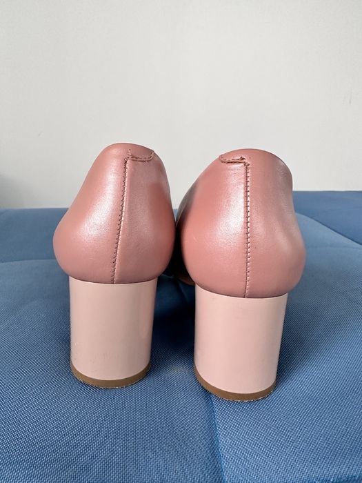 Pantofi de piele roz pudrat