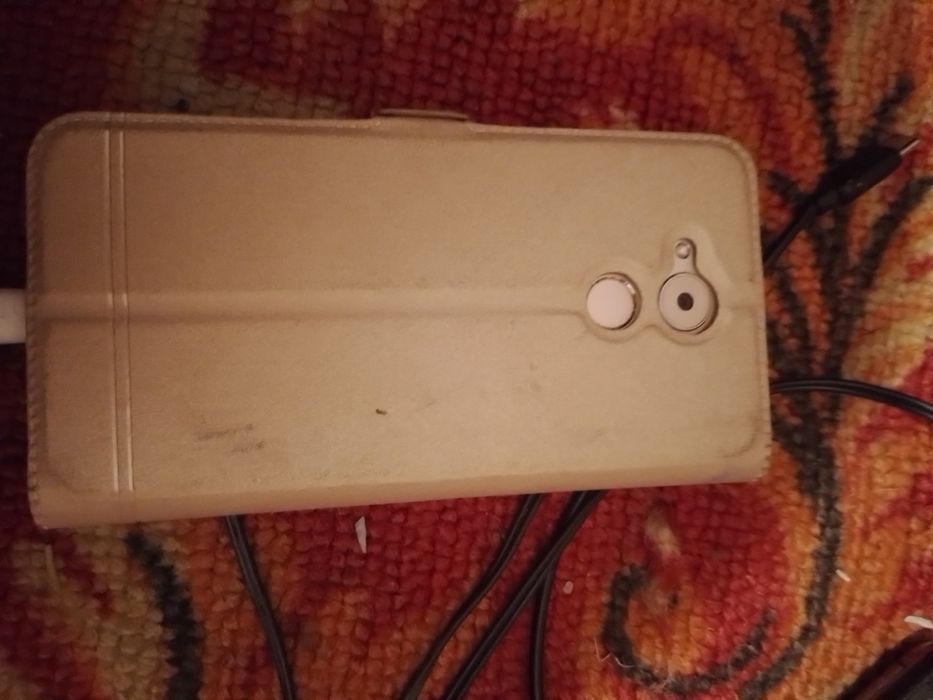 Телефоны с дефектами.