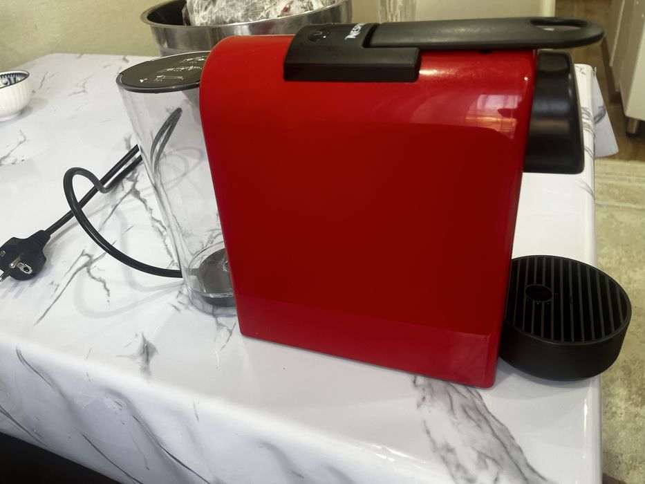 Кофе машинка капсюльную