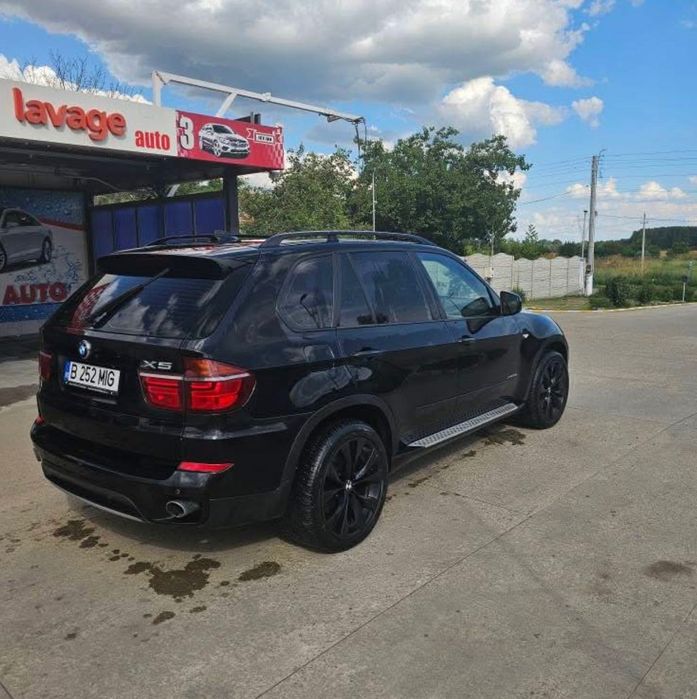 Vand bmw x5 2011 3.0d,foarte bine întreținut, fiscal pe loc preț in euro,negociabil in limită bunului simț