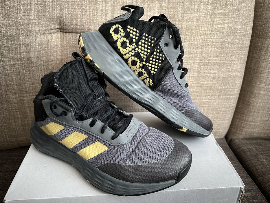 Маратонки adidas 38 номер