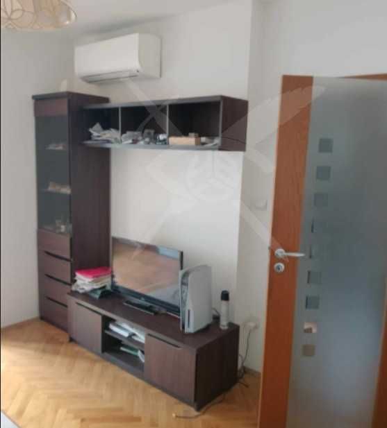 Дава се под наем Двустаен апартамент в Пловдив, Център - 55 кв.м за 150000 € - Снимка #2