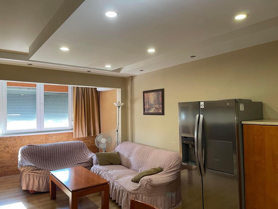 Дава се под наем Двустаен апартамент в София, Студентски град - 68 кв.м за 510 € - Снимка #2