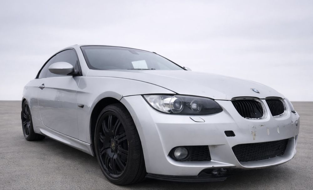 Dezmembrez BMW 330d E93 231cp,M Pack,Recaro piele rosie,Navigatie CCC