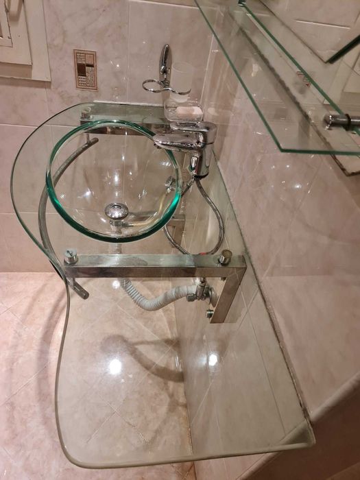 Дизайнерска мивка прозрачна перфектна!