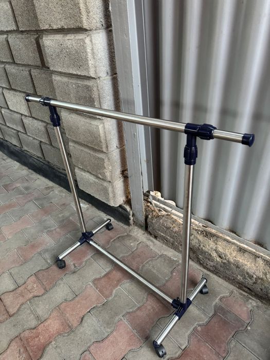 Продам напольную вешалку