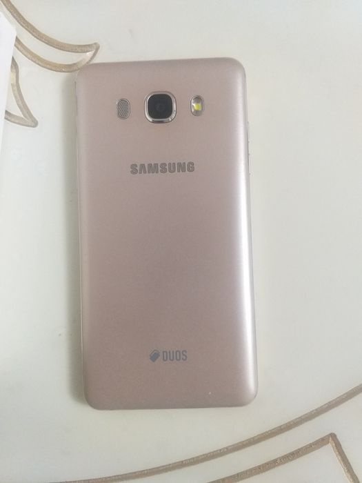 Самсунг Галакси j5