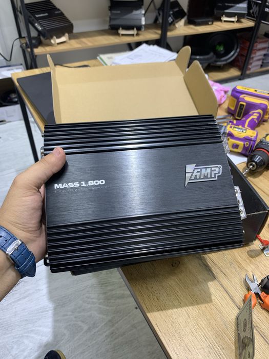 AMP mass 1.800 усилитель