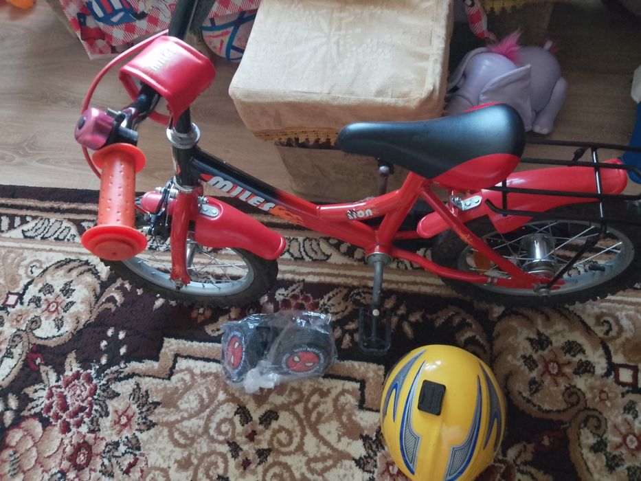 De vânzare bicicleta noua