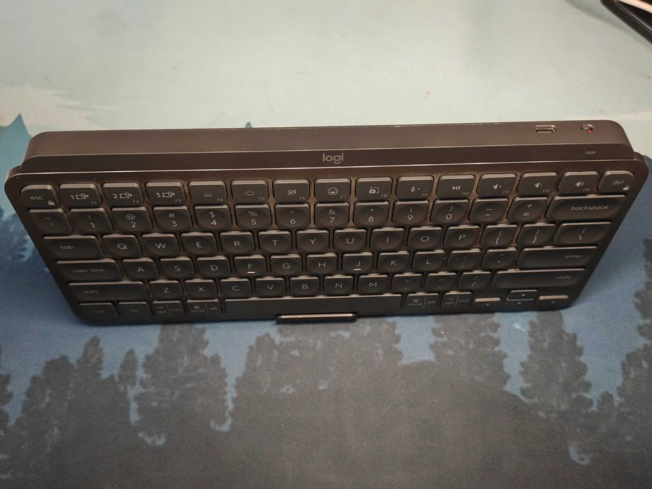 logitech klavitura sotiladi