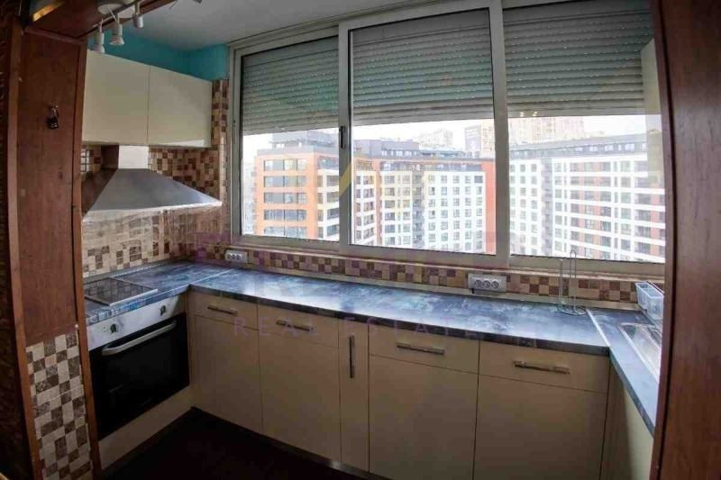 3-стаен в София-Център площ 85 цена 290000