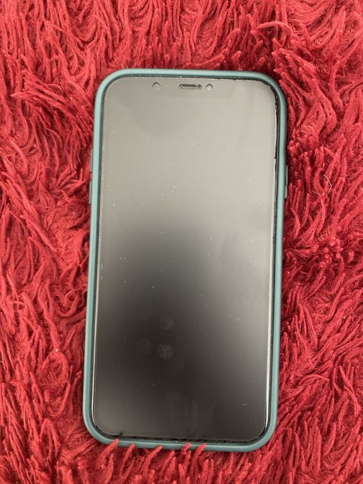 Продам Айфон 11 в хорошем соотояние