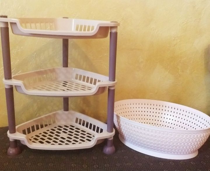 Вази, стелажи и др. домашни потреби