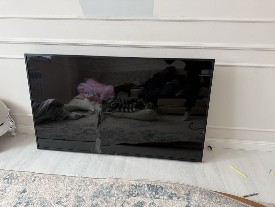 Продам телевизор сломанный