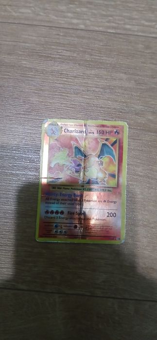 Carte Pokemon reală