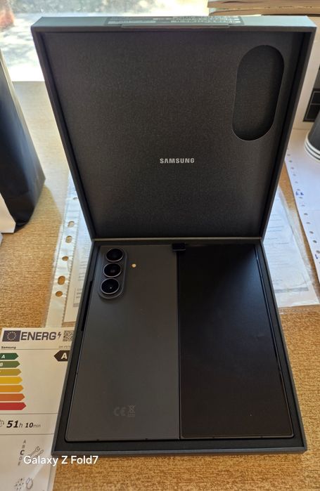 Samsung Galaxy Z Fold8 Ultra, 12GB RAM, 512GB, 5G  Graphite   Като Нов! Гаранция!!!