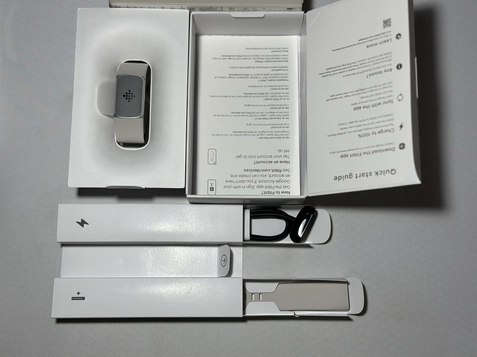 FitBit charge 6 white