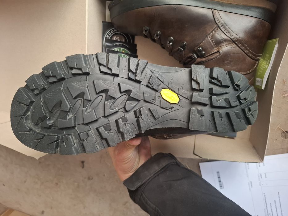 Широки планински обувки meindl bernina 2