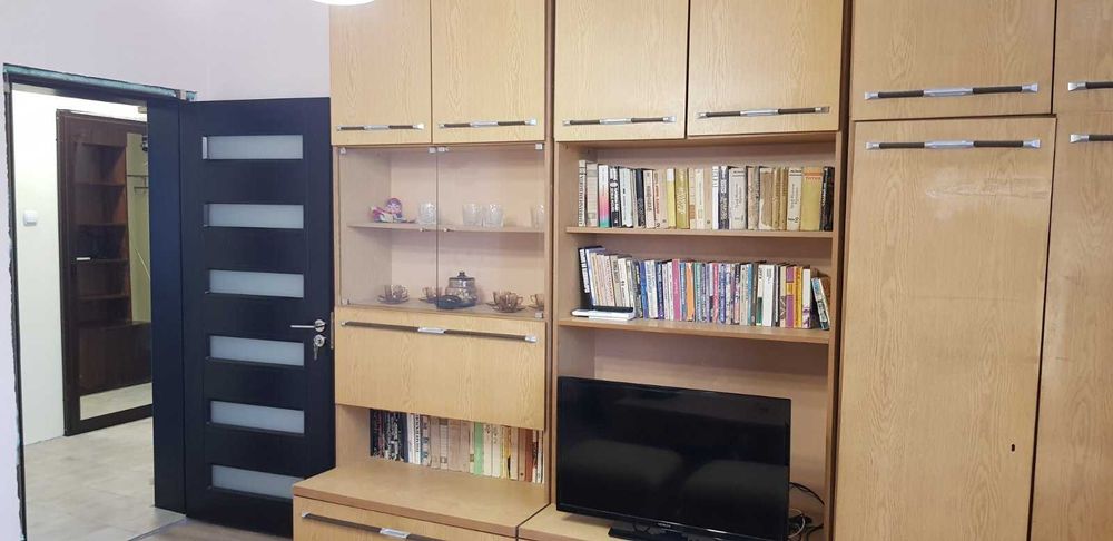 Продава двустаен тухлен апартамент в западната част  на Казанлък