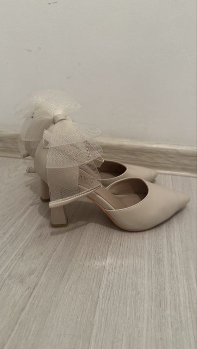 Туфли с бабочками, почти новые