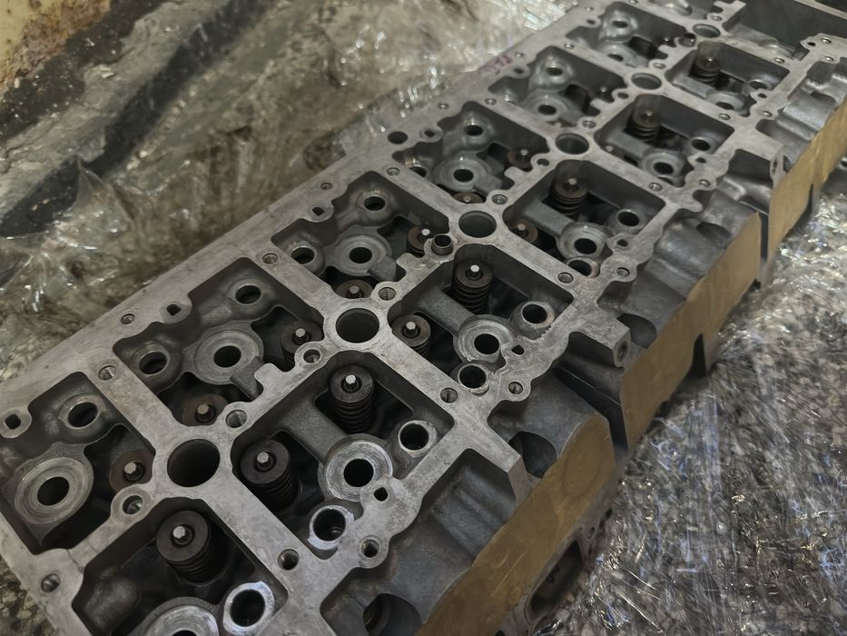 BMW N57 640d Цилиндрова глава и валове комплект