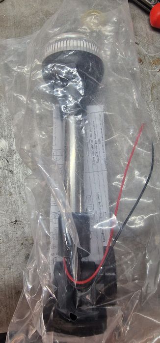 Linie alimentare benzină, aerisiri, panou sigurante, lampa navigație