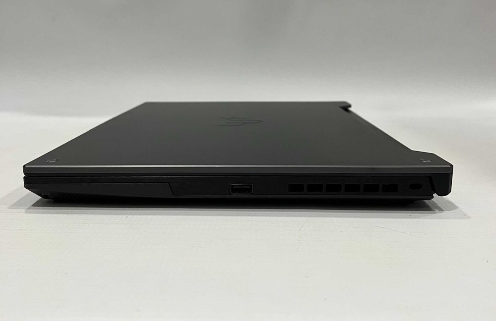 Геймърски лаптоп AMD Ryzen 7 6800H, RTX 3060 6GB, 16GB ram