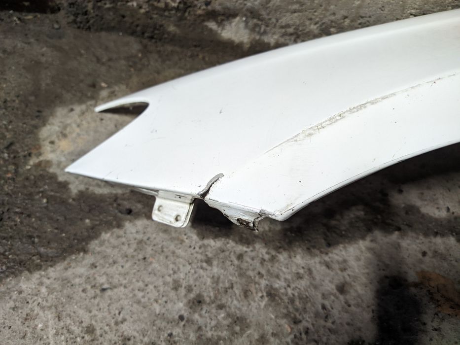 Продам левое крыло на mercedes w213