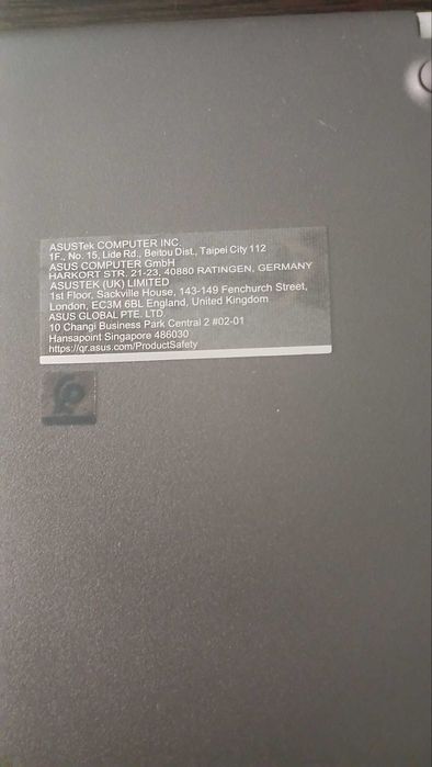 Noutbek Asus markazi