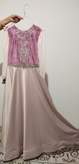 Продаю платье на той