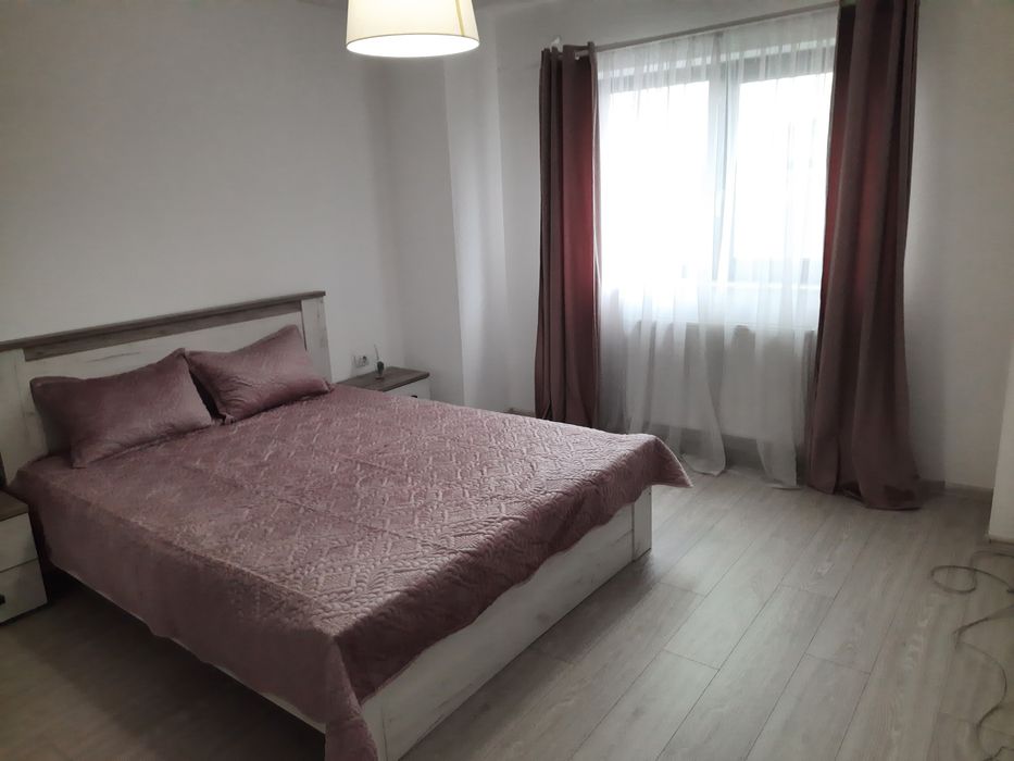 Inchiriez apartament
