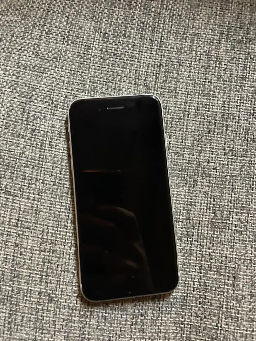IPHONE SE б/у продаю