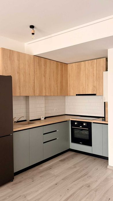 Inchiriez apartament cu 2 camere in bloc nou (central)
