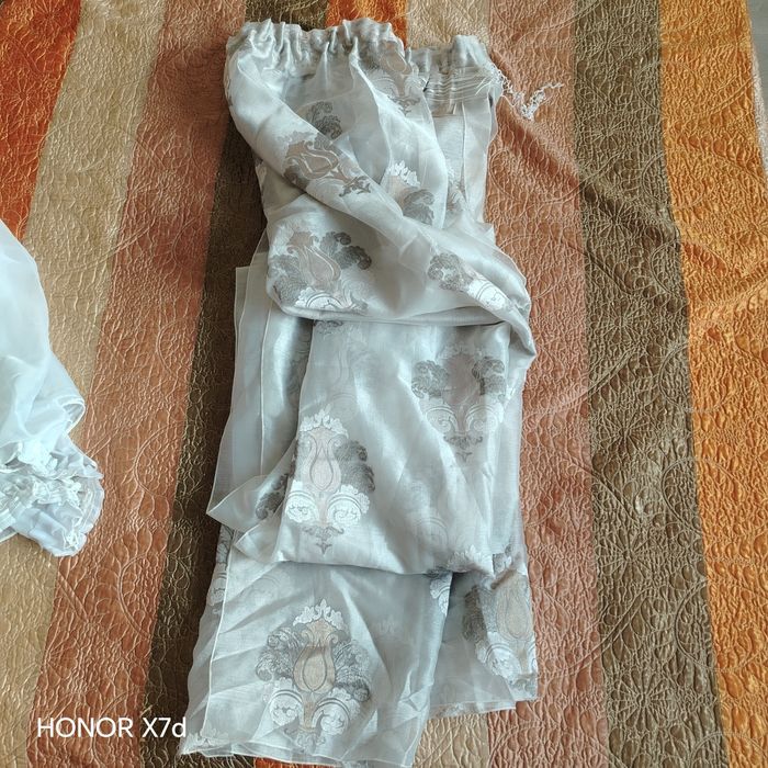 Шторы и тюль  продаются