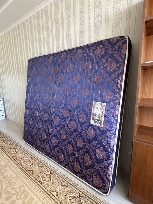 Продам матрас в хорошем состоянии