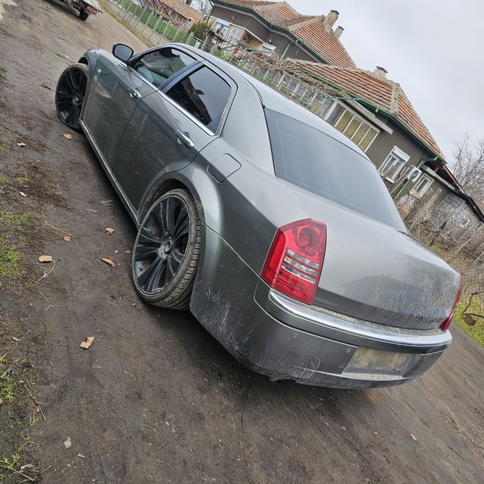 CHRYSLER 300C CRD 2006г НА части само.