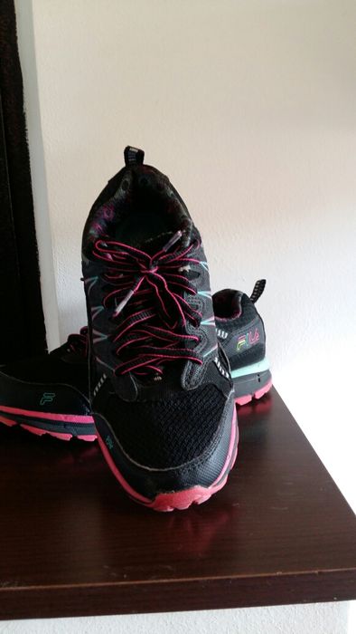 Fila, încălțăminte sport mărimea 37 stare foarte bună. Preț 60.