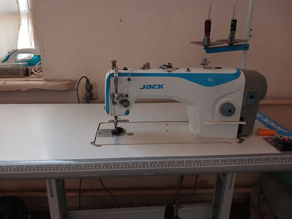 Швейная машина жэк