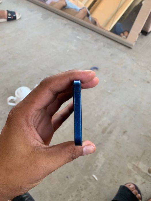 Iphone 12 sotiladi