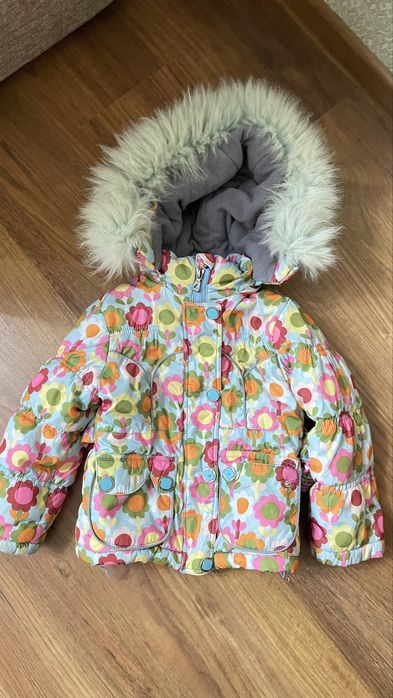 Продам куртку для девочки