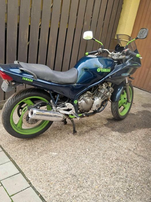 Yamaha motocicleta