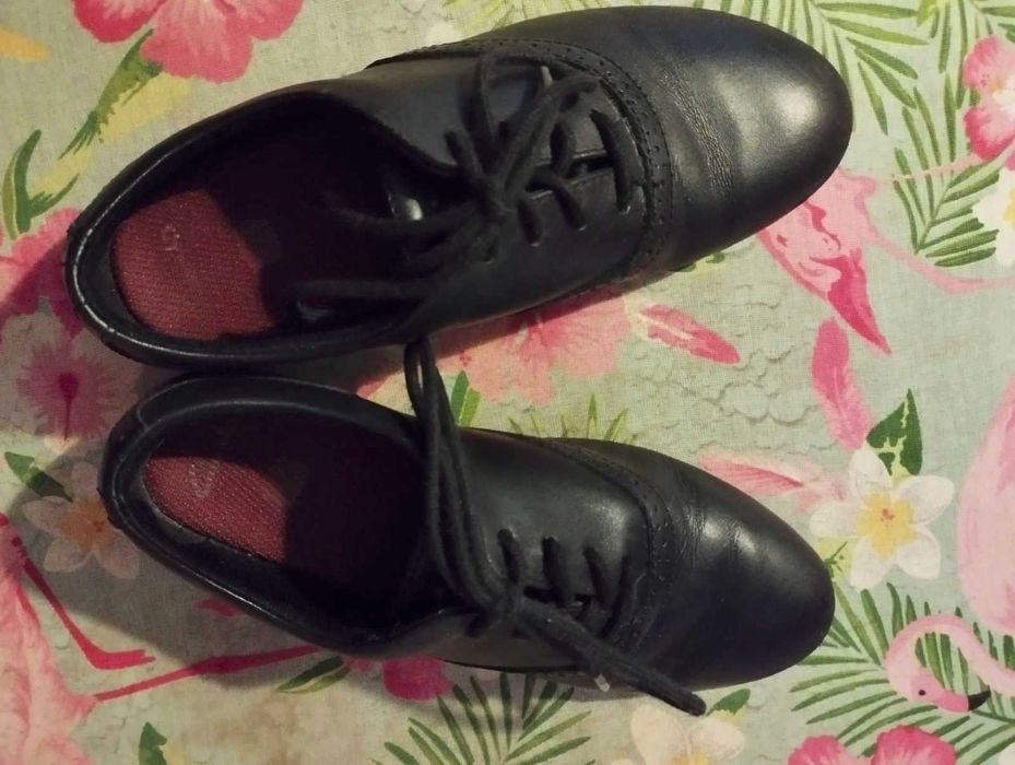 Детски обувки Clarks от естествена кожа