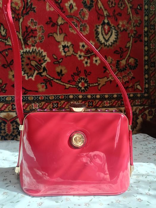 Продам сумочки б/у.