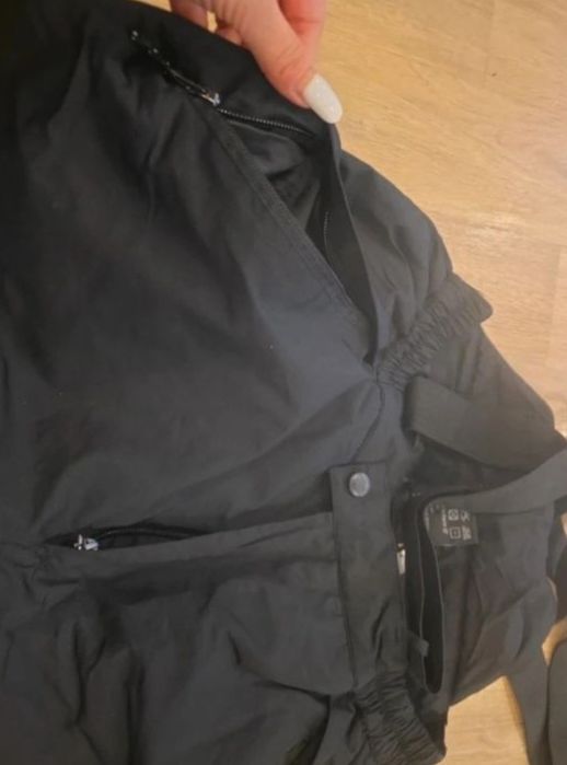 Pantaloni de iarna/SKI - Mărimea M  300 lei