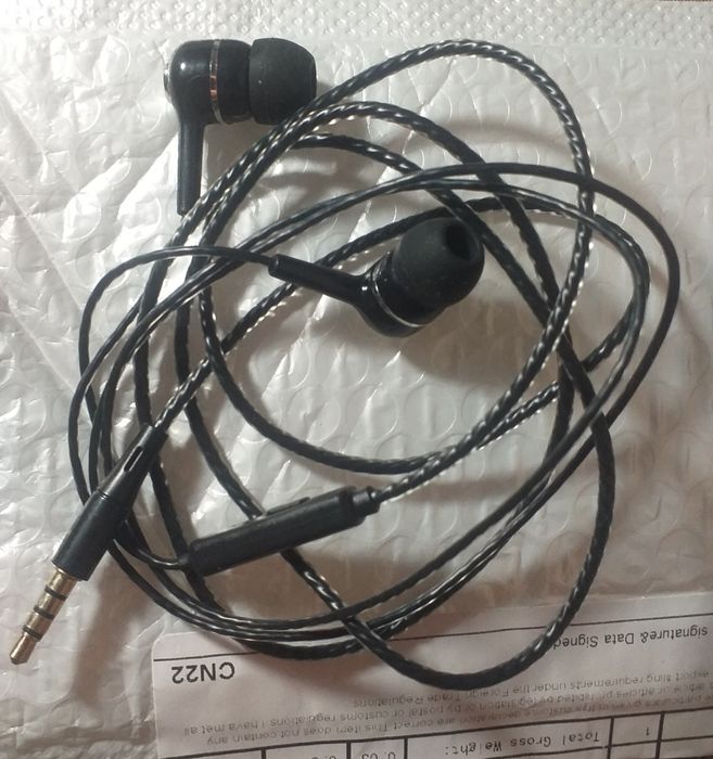 Блютуз наушники.