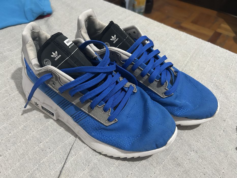Adidasi adidas marime 44