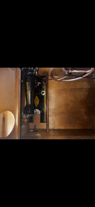 Швнйная машина продам