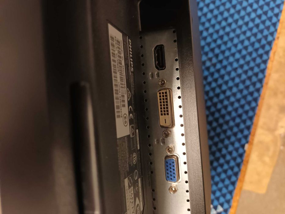 Продавам монитор PHILIPS 24инча