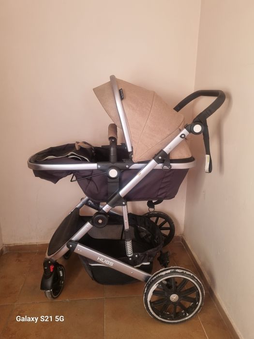 Продам  коляску - универсал  дл 3 лет дождевик в подарок